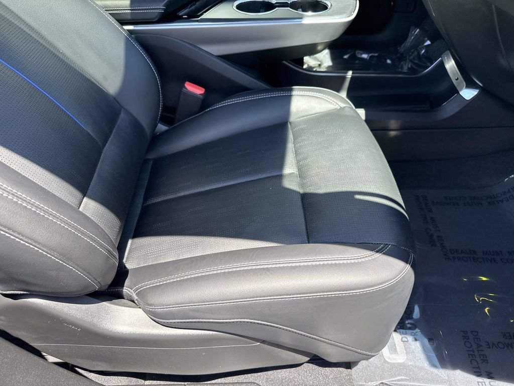 Certified 2025 Cadillac Lyriq Luxury w/ LPO, Floor Liner Package AWD/4WD image 28