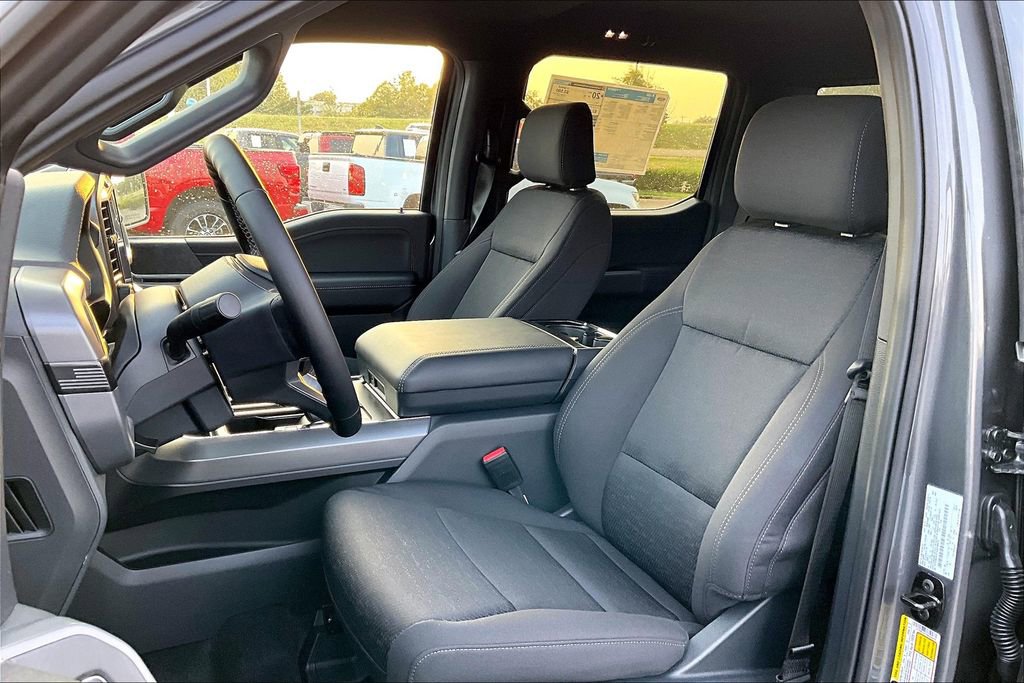 New 2025 Ford F150 XLT w/ Equipment Group 302A MID image 9