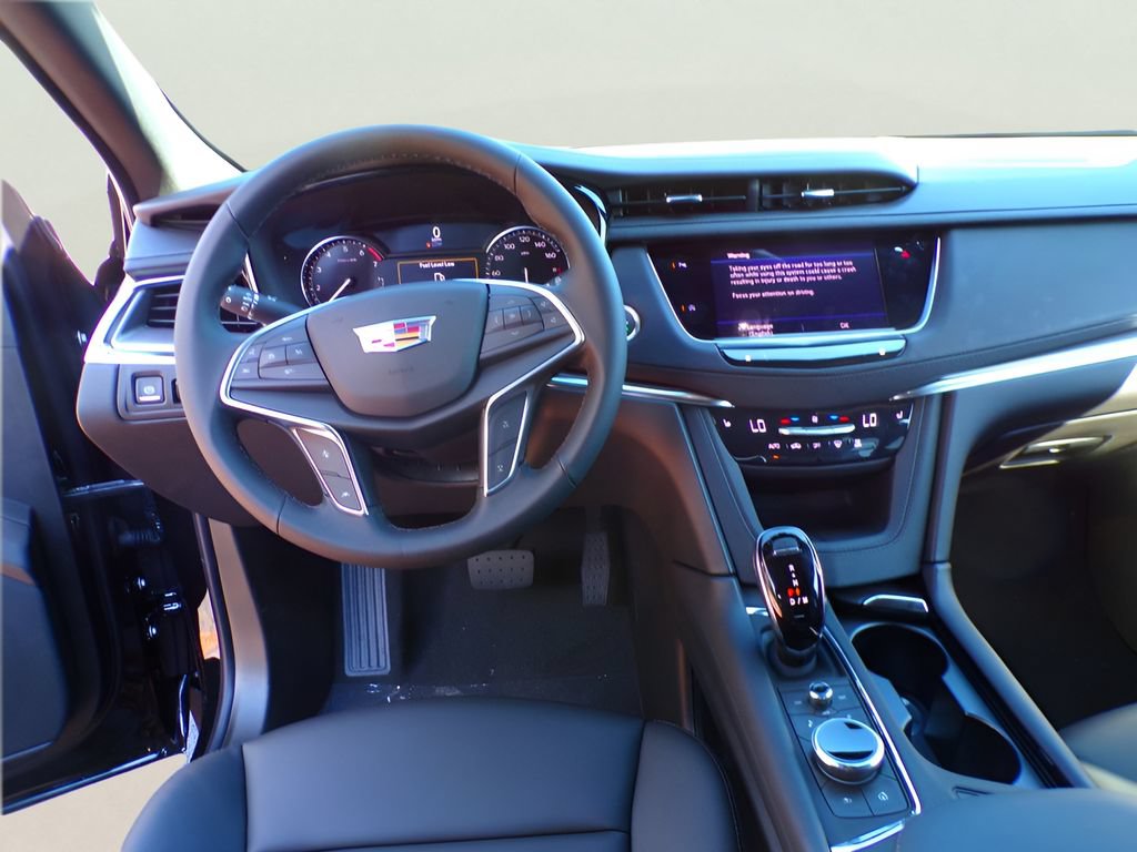 New 2026 Cadillac XT5 Luxury w/ LPO, Floor Liner Package AWD/4WD image 9