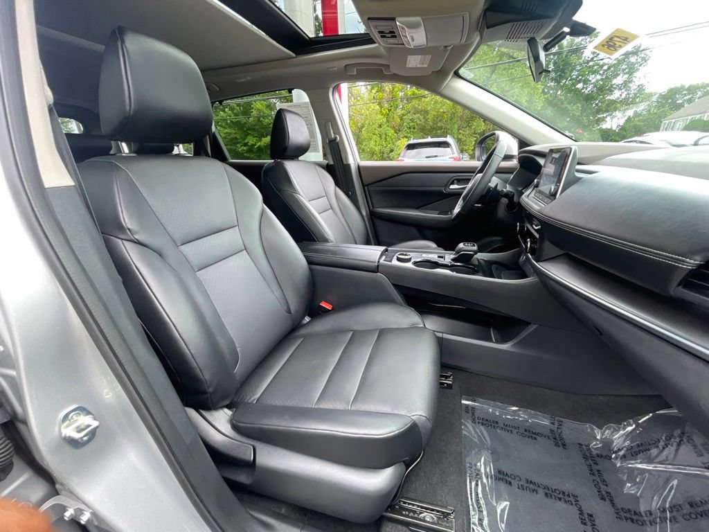 Certified 2023 Nissan Rogue SV w/ SV Premium B Package AWD/4WD image 18