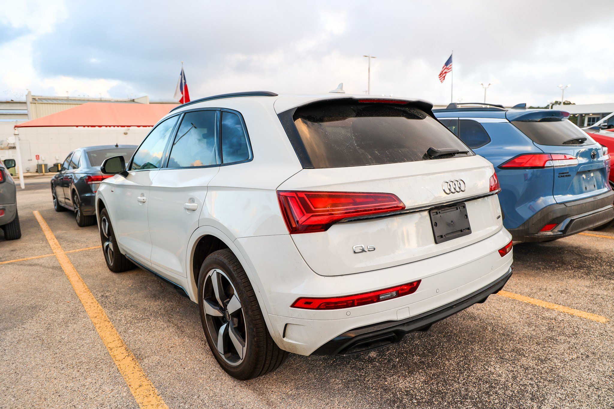 Used 2023 Audi Q5 2.0T Premium Plus w/ Premium Plus Package AWD/4WD image 9