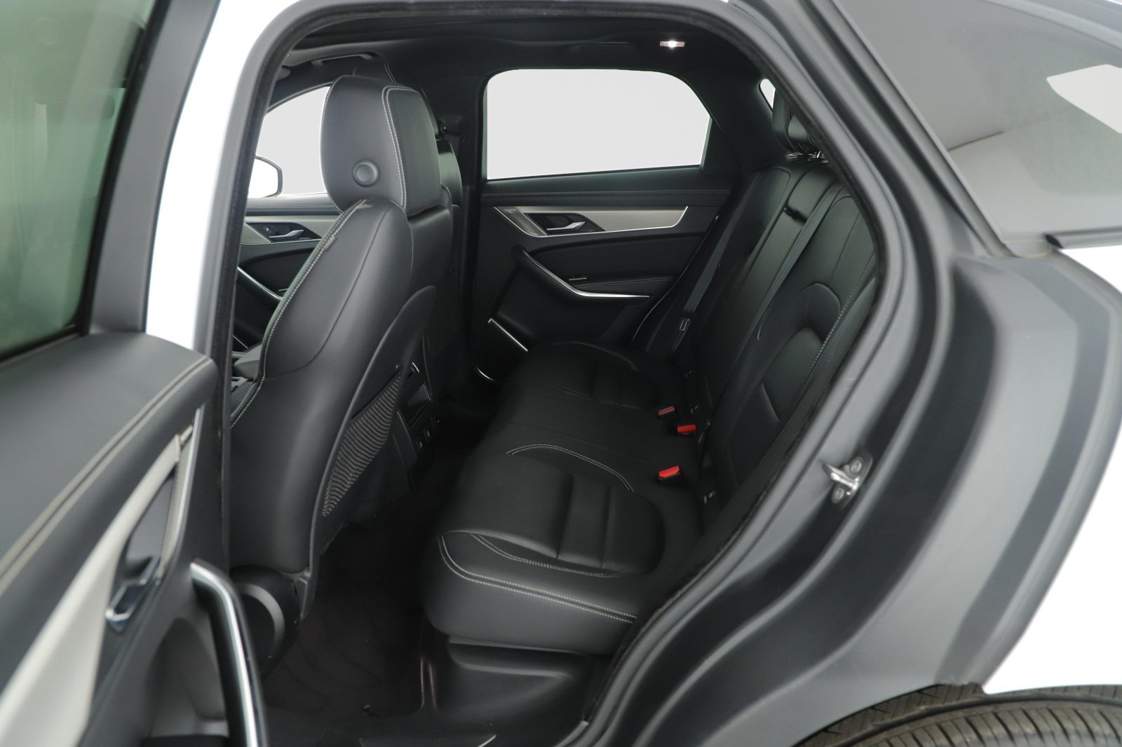 Used 2025 Jaguar F-PACE R-Dynamic S AWD/4WD image 9