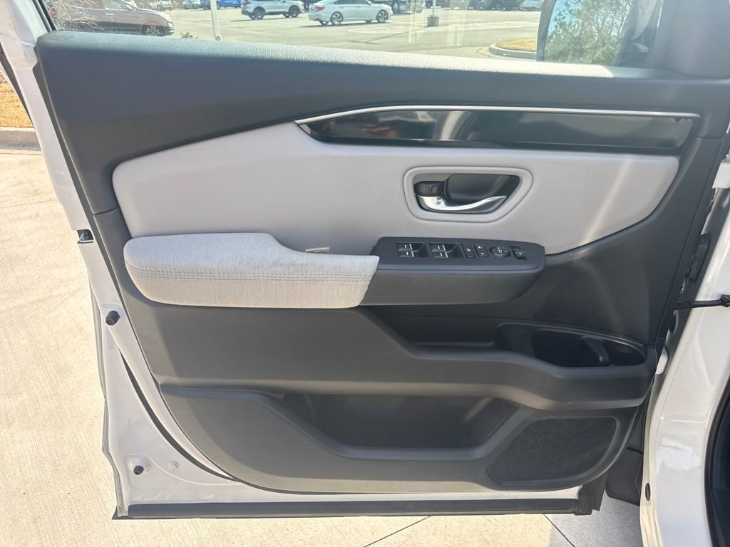 Used 2023 Honda Pilot LX image 14