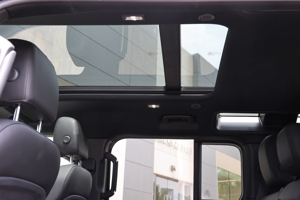 Used 2024 Land Rover Defender 110 S AWD/4WD image 9