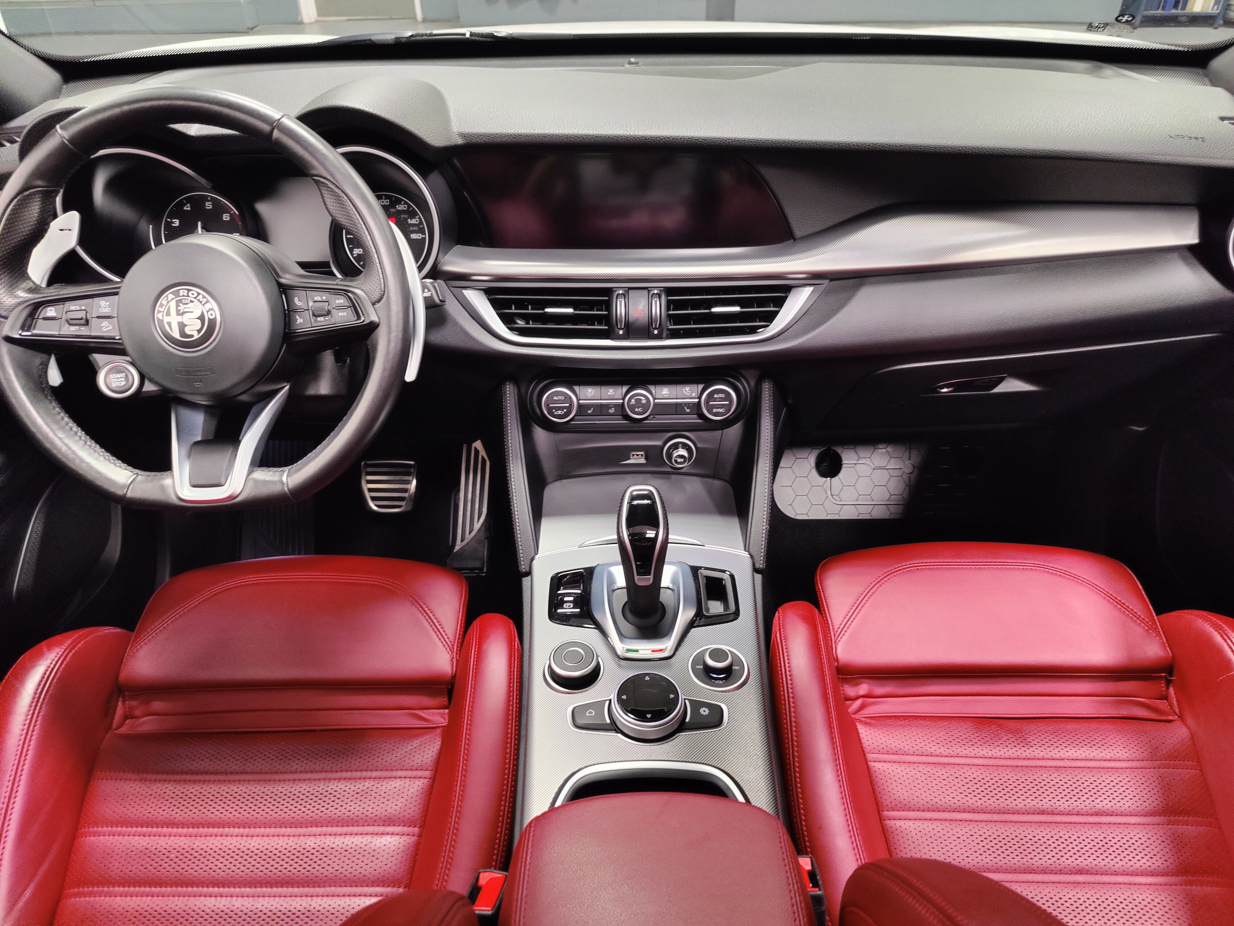 Certified 2023 Alfa Romeo Stelvio Veloce AWD/4WD image 20