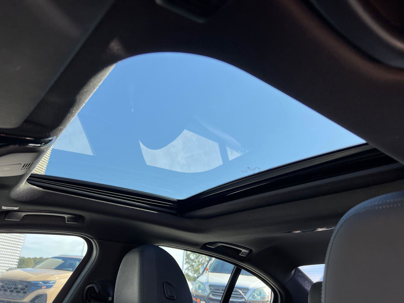 Used 2020 BMW 330i Sedan w/ Convenience Package image 33