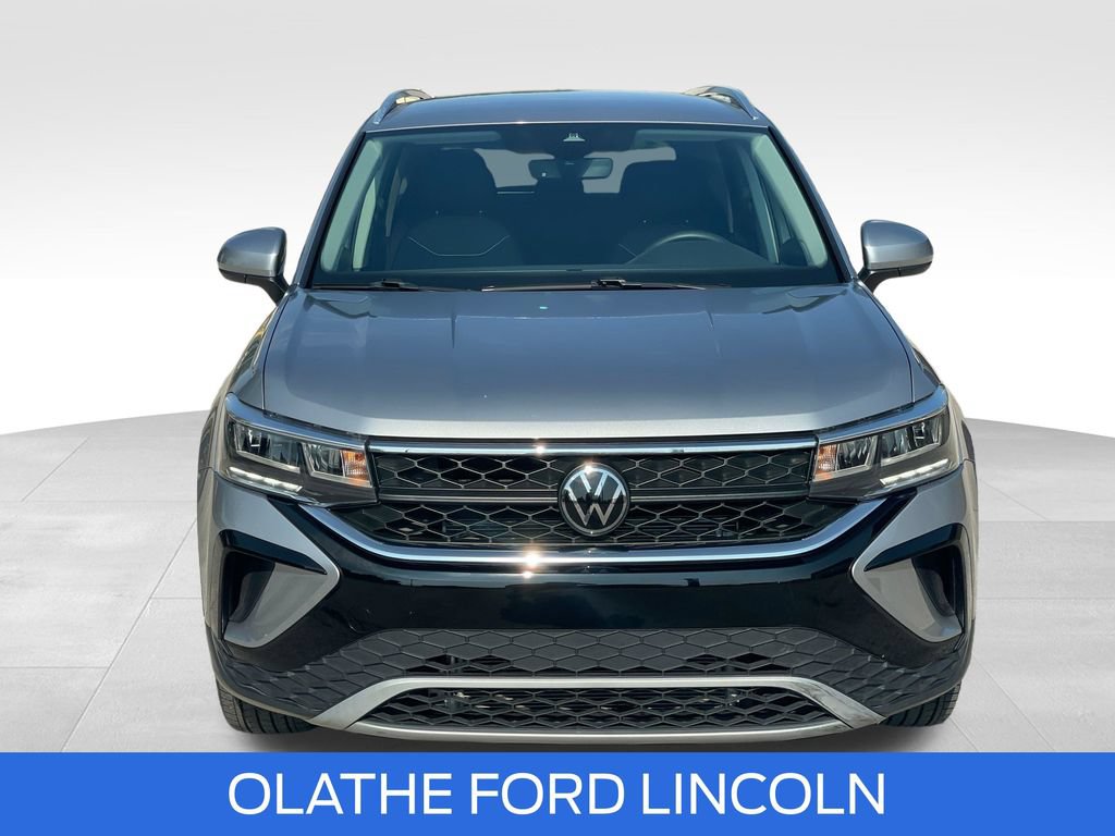 Used 2023 Volkswagen Taos SE FWD image 11