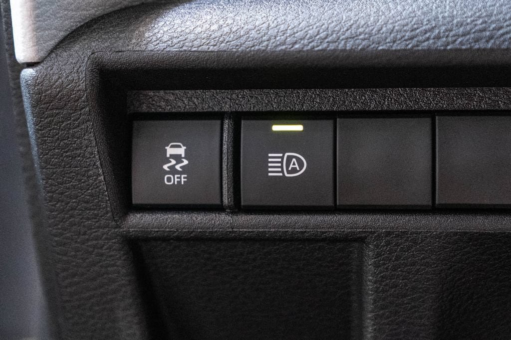 Used 2025 Toyota Sienna LE FWD image 22