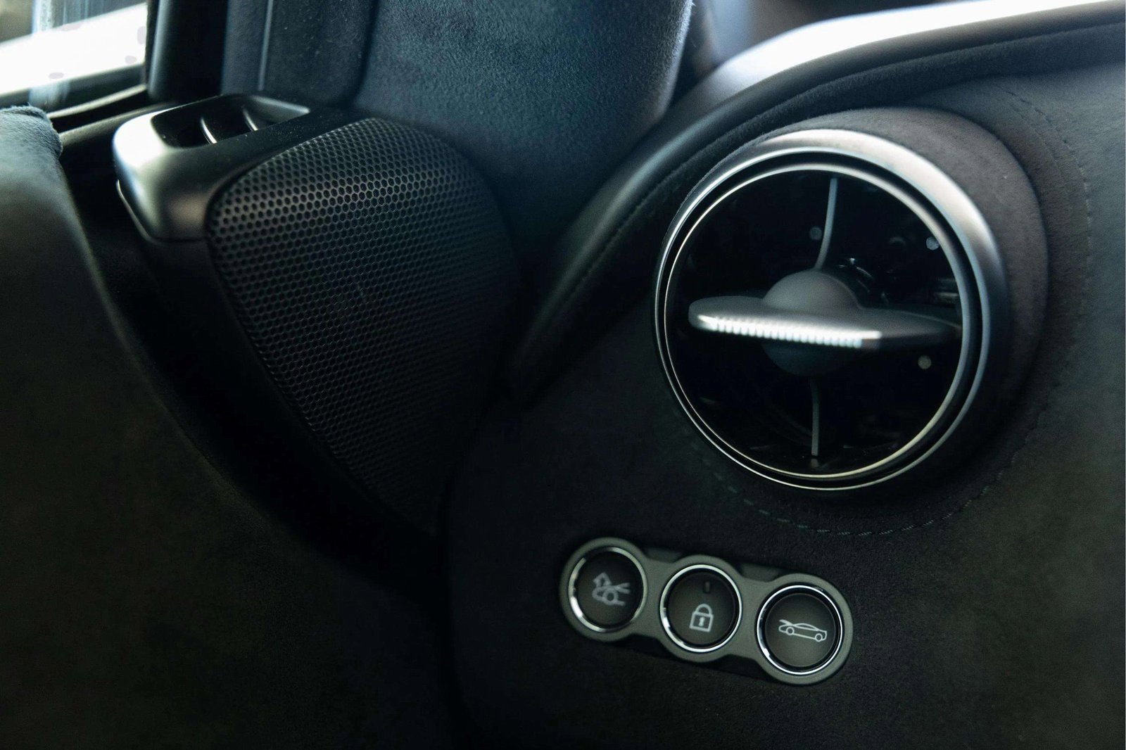 New 2026 McLaren 750S image 43