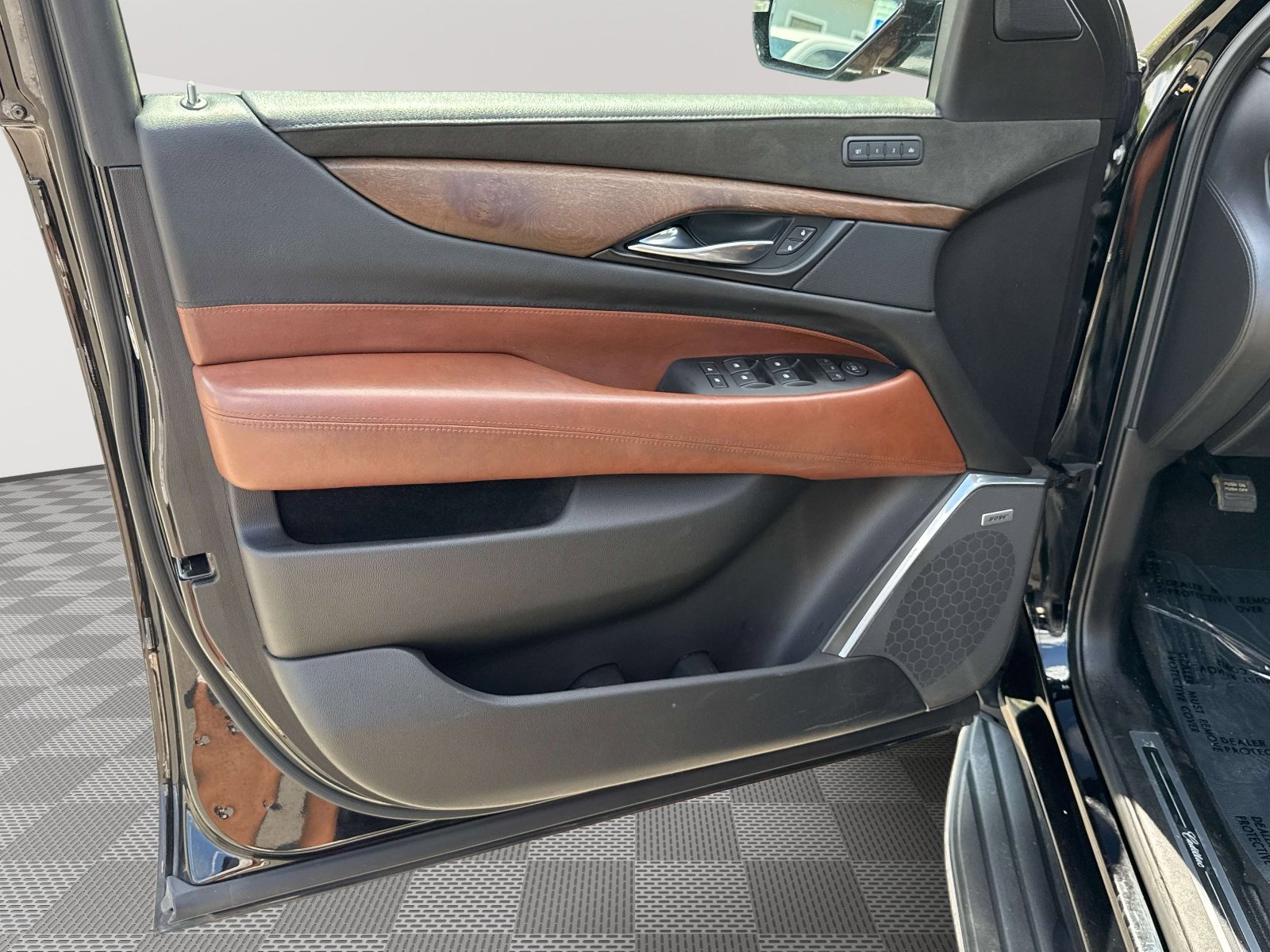 Used 2019 Cadillac Escalade Luxury image 17