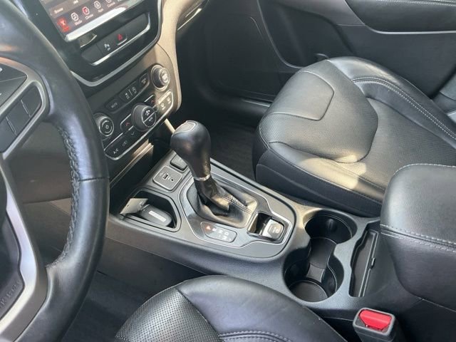 Used 2019 Jeep Cherokee Limited FWD image 18