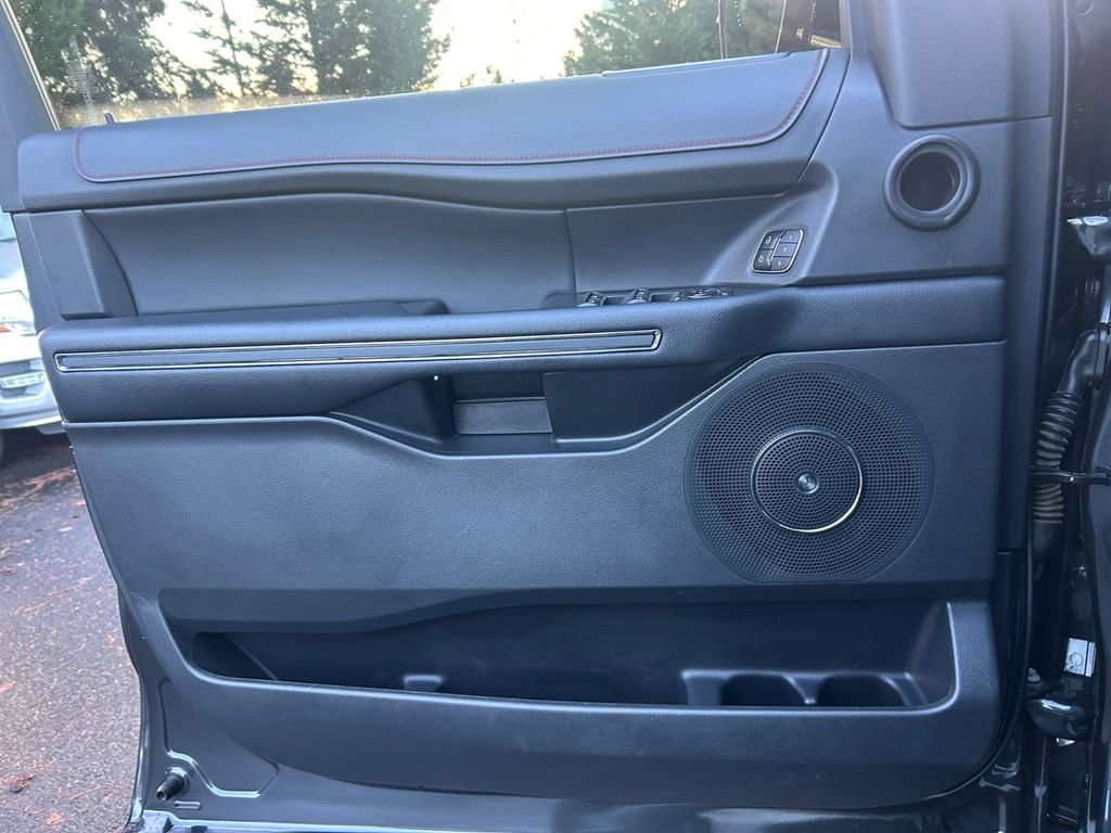 Used 2023 Ford Expedition Limited image 23