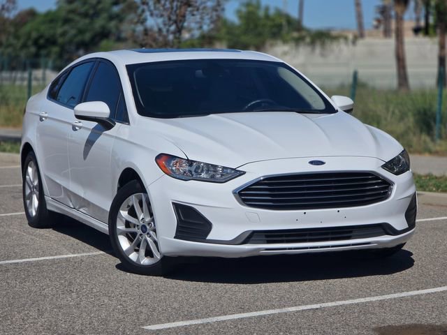 Used 2020 Ford Fusion SE image 1