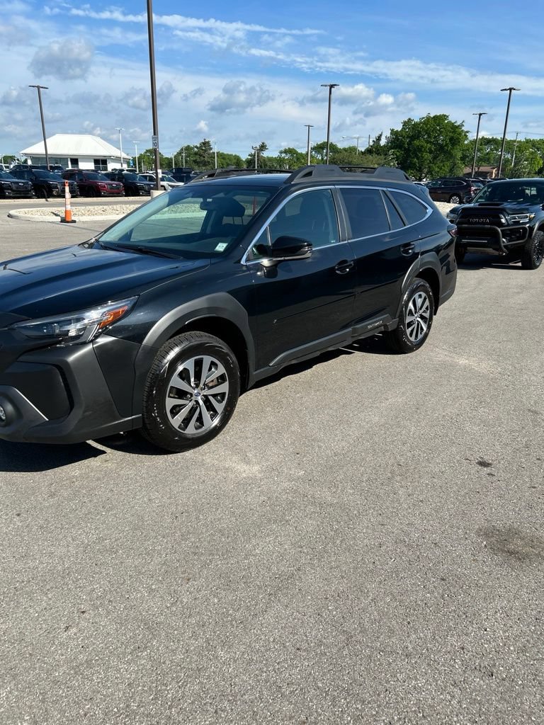 Certified 2023 Subaru Outback Premium AWD/4WD image 7