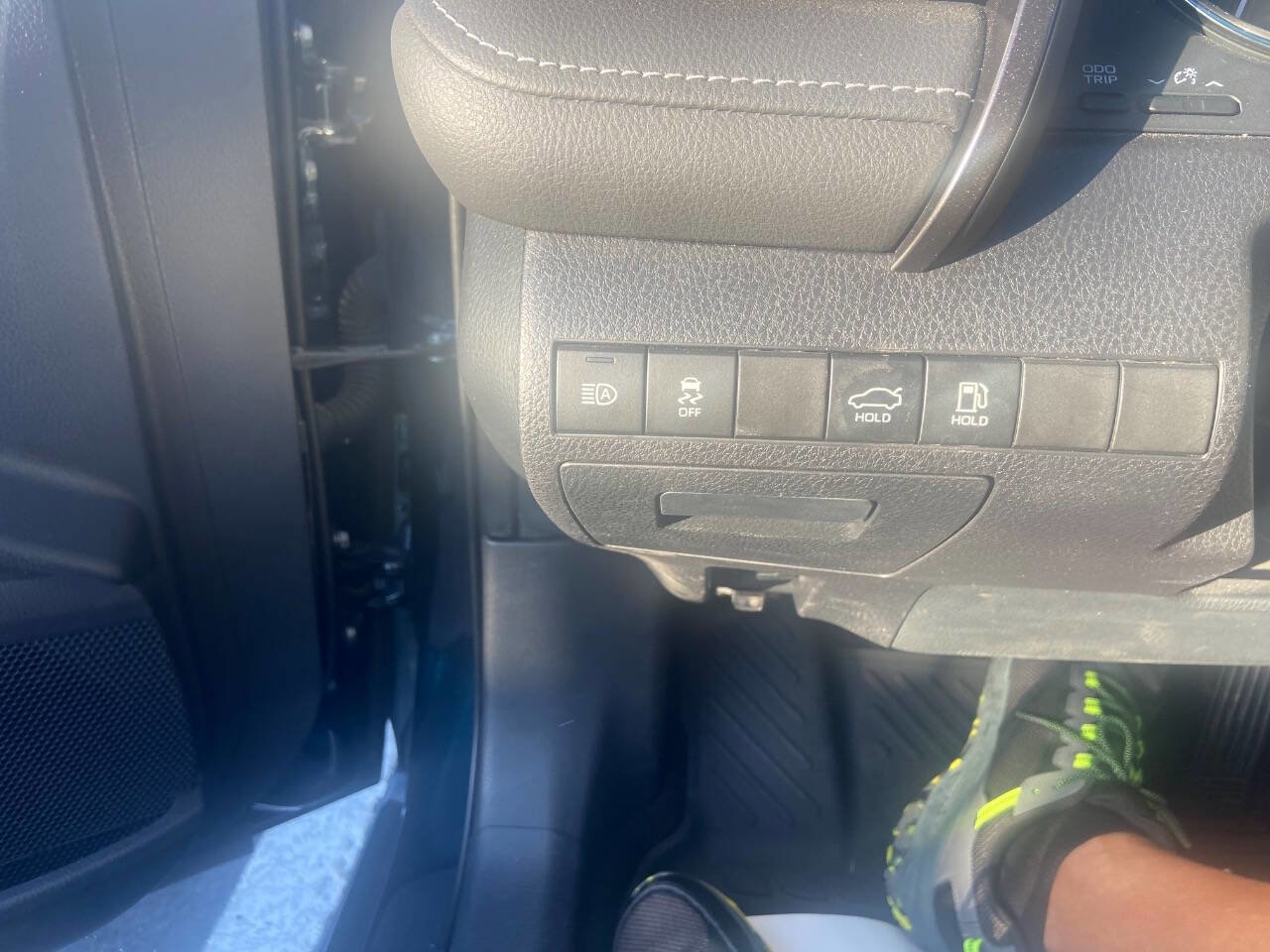 Used 2020 Toyota Camry SE image 34