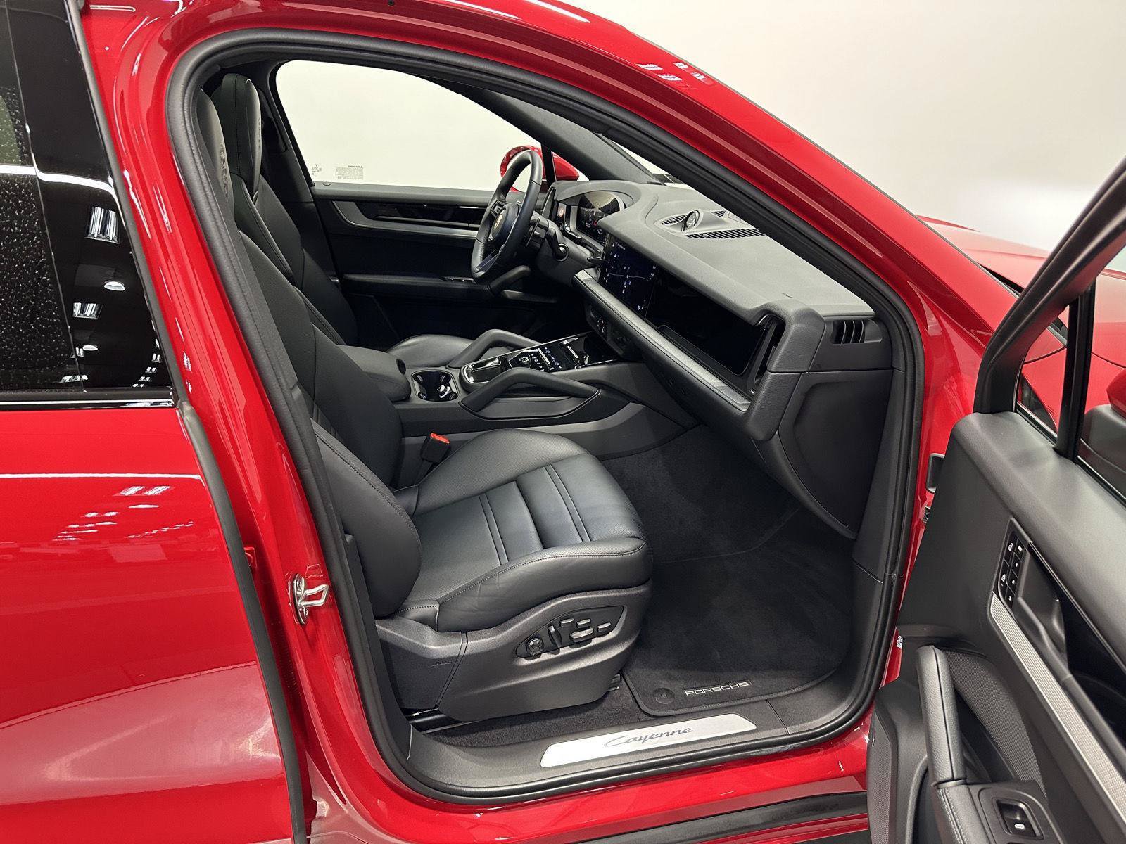 Certified 2026 Porsche Cayenne Coupe AWD/4WD image 44