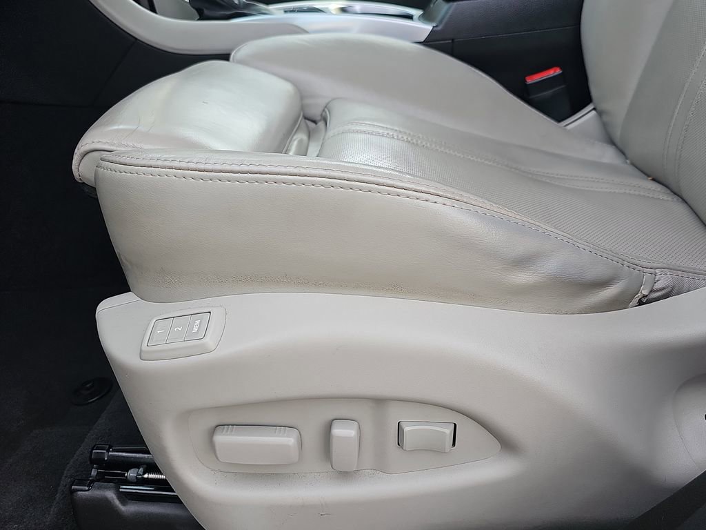 Used 2015 Cadillac SRX Premium w/ Driver Assist Package AWD/4WD image 32