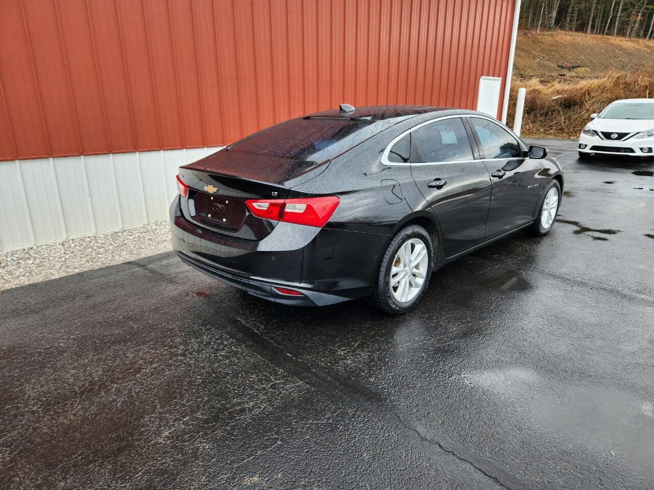 Used 2017 Chevrolet Malibu LT w/ Driver Confidence Package image 9