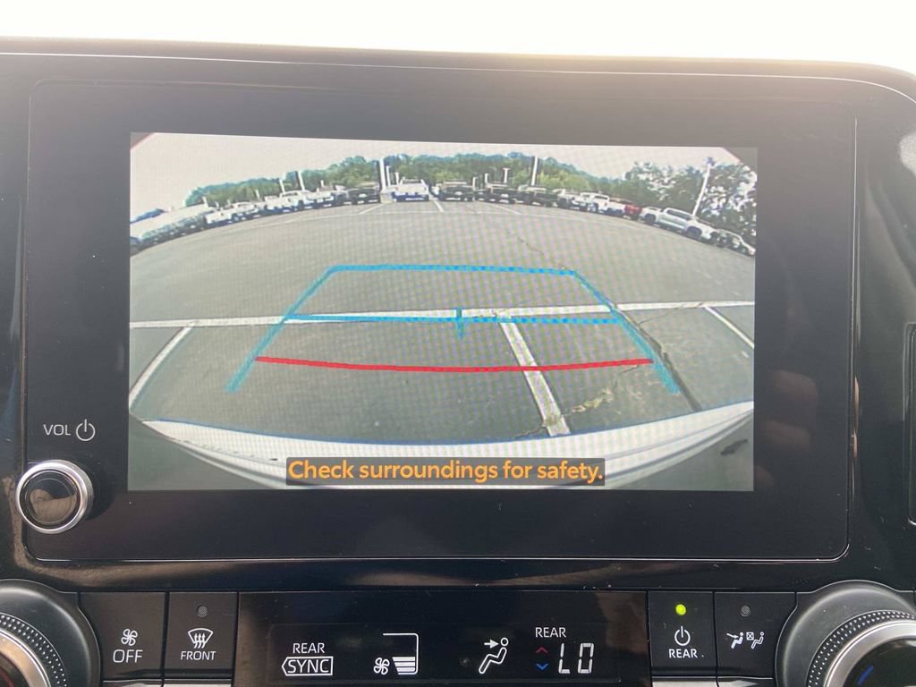 Used 2023 Toyota Highlander LE FWD image 38