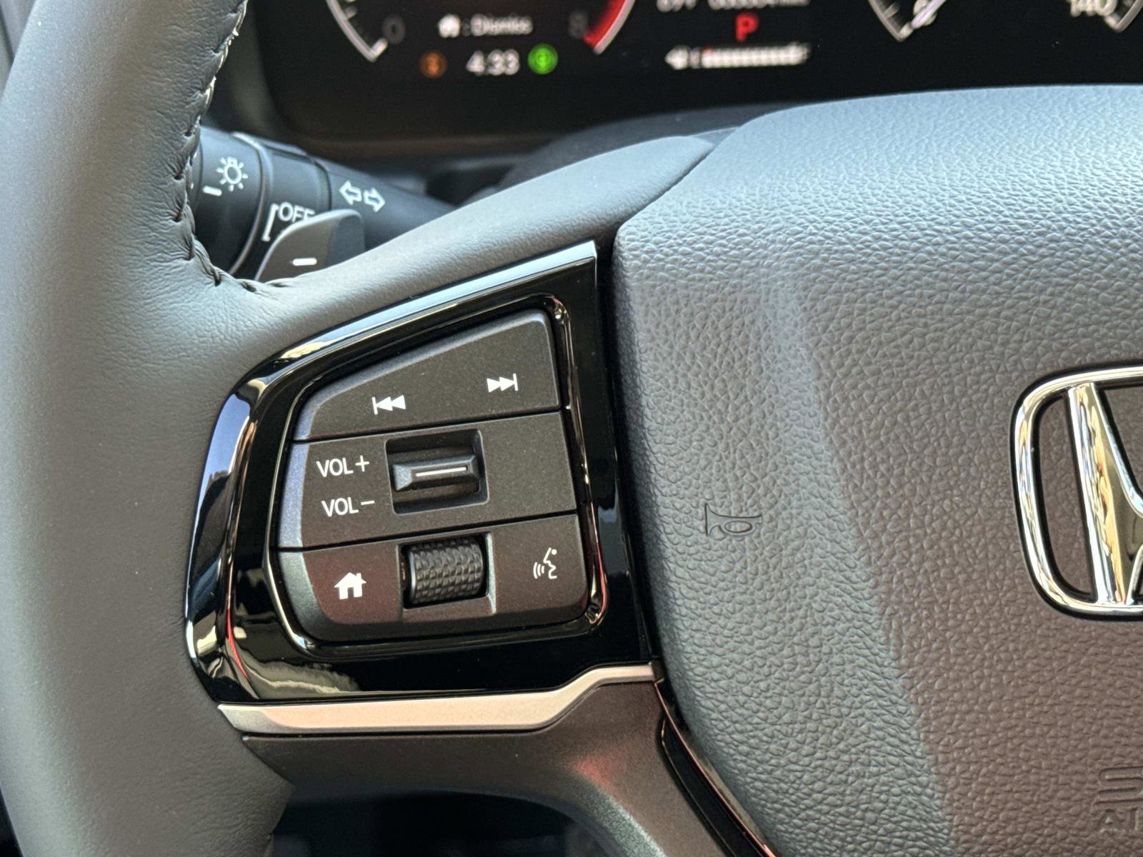 New 2026 Honda Odyssey Touring image 6