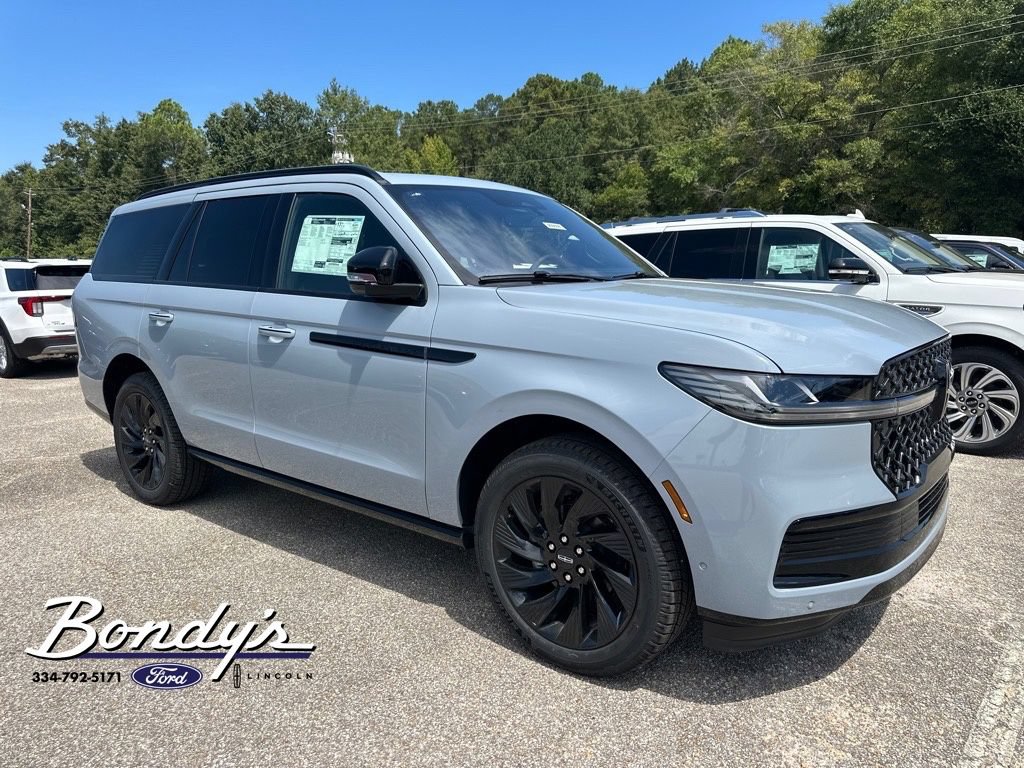 New 2025 Lincoln Navigator Reserve w/ Jet Appearance Package