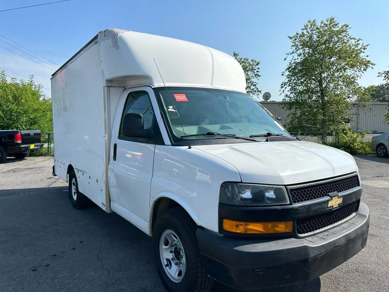 Used 2018 Chevrolet Express 3500 w/ Driver Convenience Package image 13