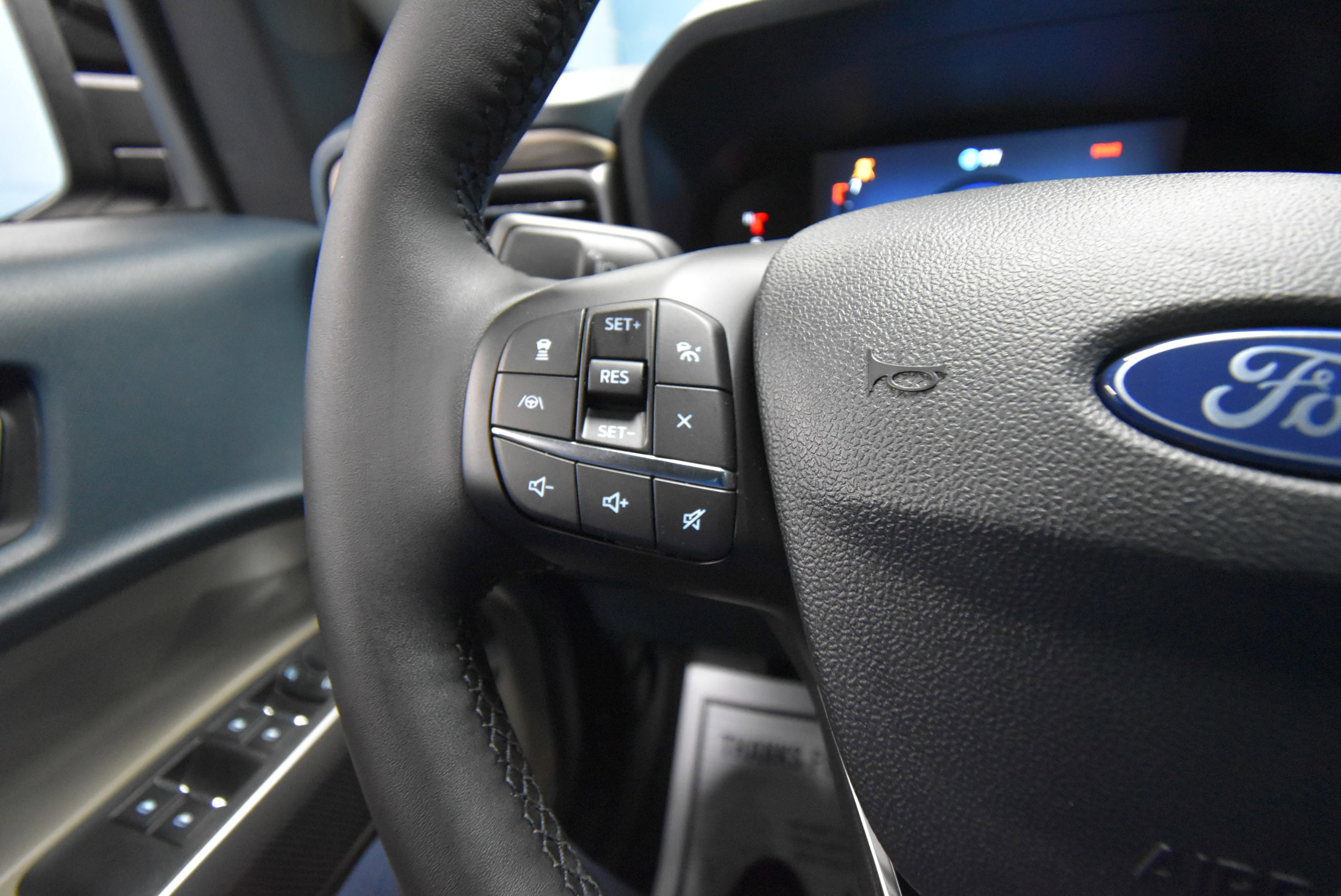 New 2026 Ford Maverick Lariat w/ 4K Tow Package AWD/4WD image 9