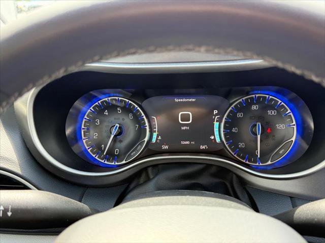 Certified 2023 Chrysler Pacifica Touring-L image 16