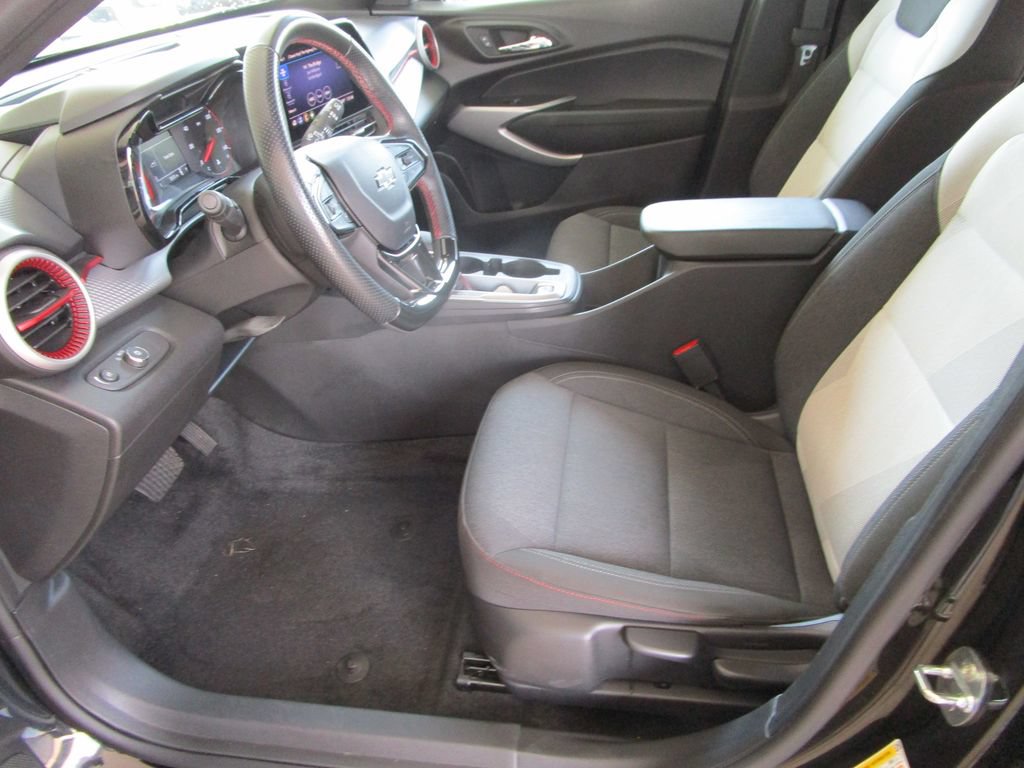 Used 2024 Chevrolet Trax RS FWD image 20