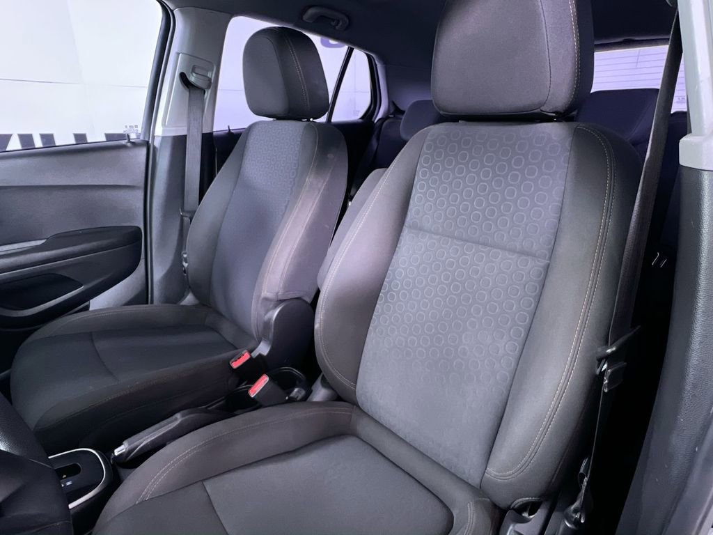 Used 2021 Chevrolet Trax LS image 11