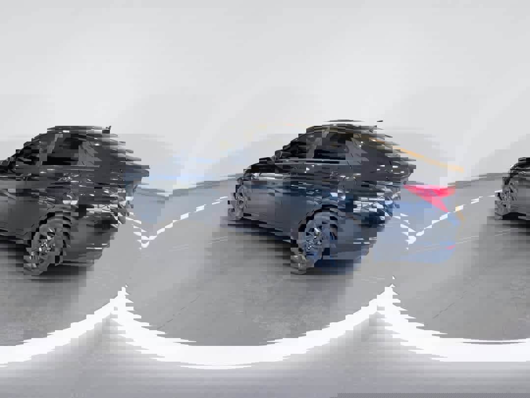 Used 2023 Hyundai Elantra SEL image 6