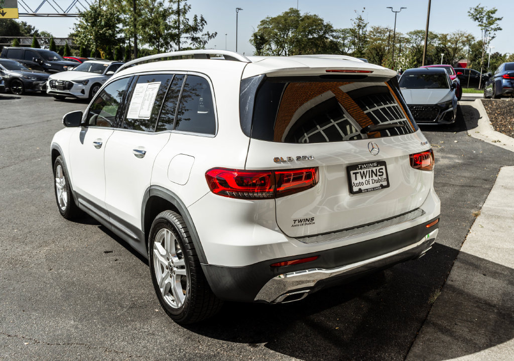 Used 2022 Mercedes-Benz GLB 250 4MATIC w/ Premium Package Lite image 34