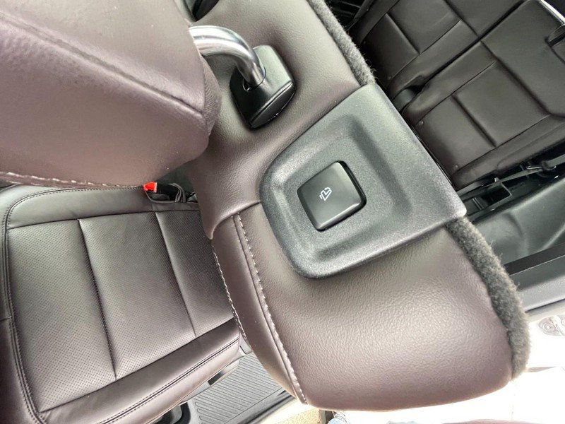 Used 2025 Ford Explorer Platinum w/ LUX Leather Package AWD/4WD image 19