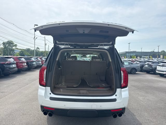 Used 2023 GMC Yukon XL Denali AWD/4WD image 9