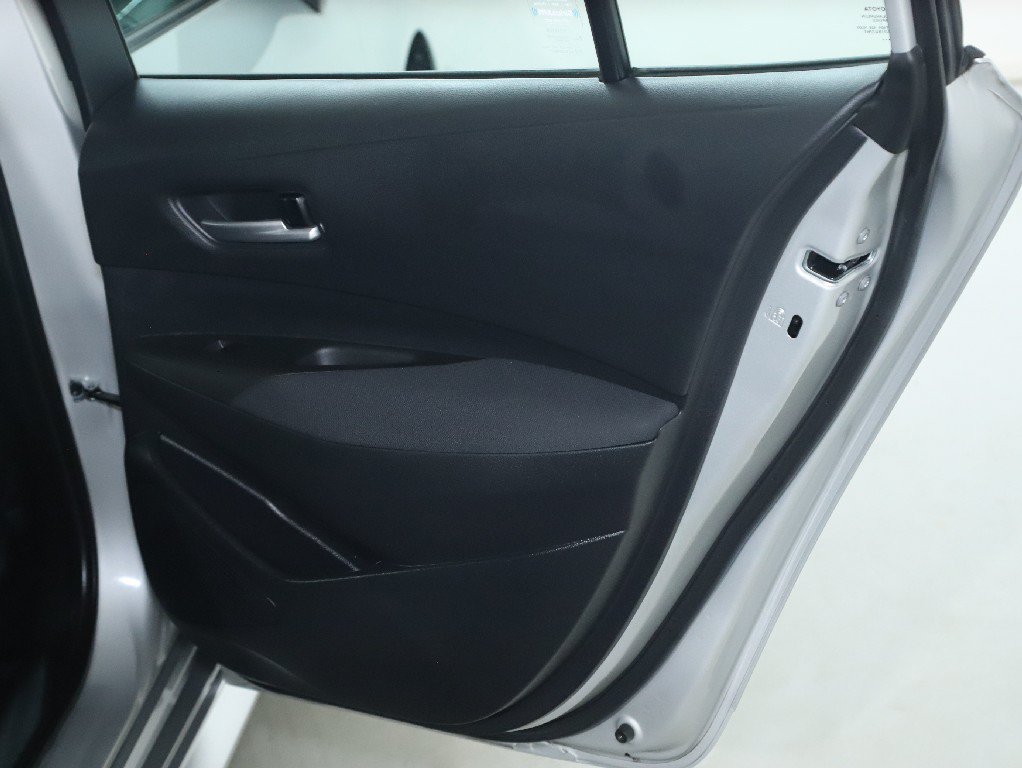 Used 2021 Toyota Corolla LE w/ Carpet Mat Package (TMS) FWD image 29