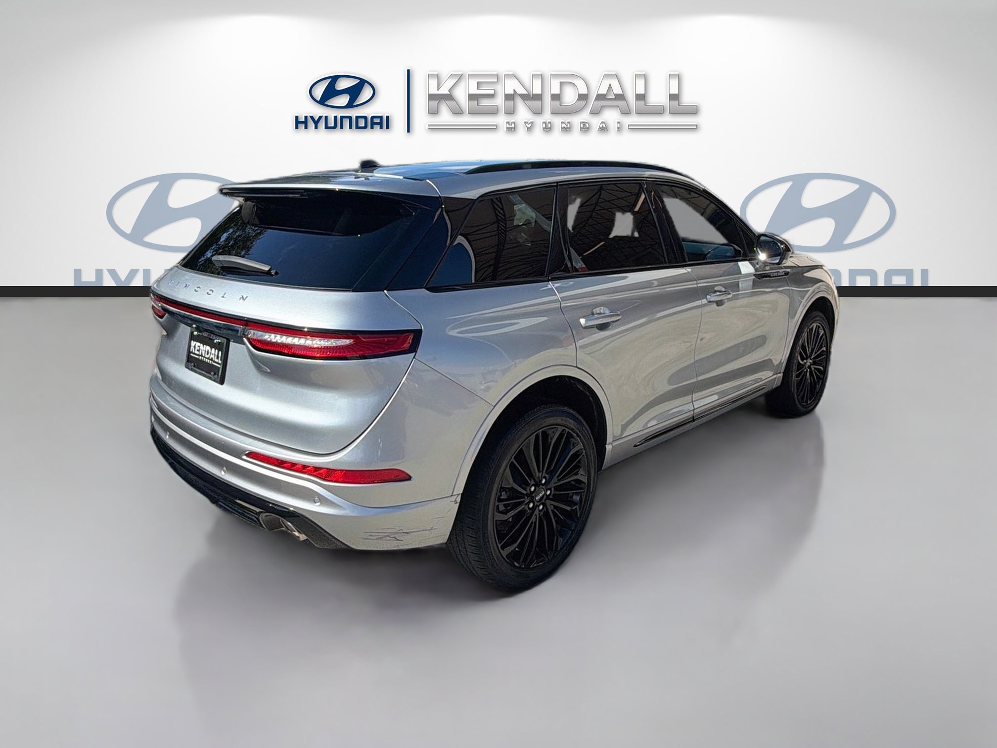 Used 2023 Lincoln Corsair Reserve w/ Jet Appearance Package FWD image 6
