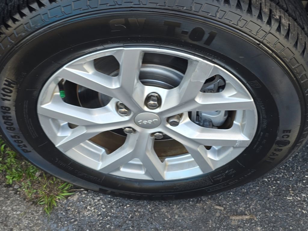 Used 2023 Jeep Grand Cherokee L Limited image 8