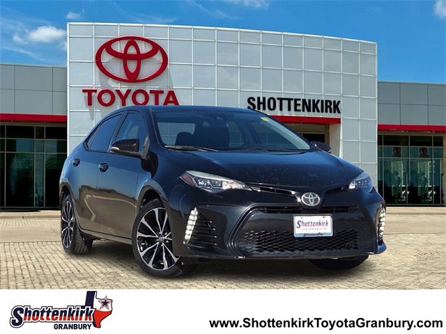 Used 2017 Toyota Corolla XSE image 1