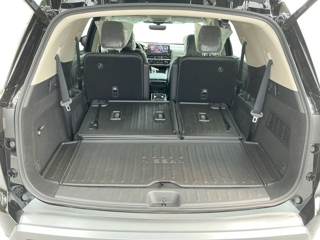 New 2026 Nissan Pathfinder Platinum AWD/4WD image 14