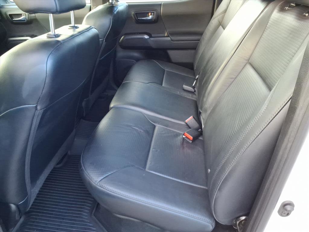 Used 2021 Toyota Tacoma TRD Off-Road w/ TRD Premium Off Road Package image 7