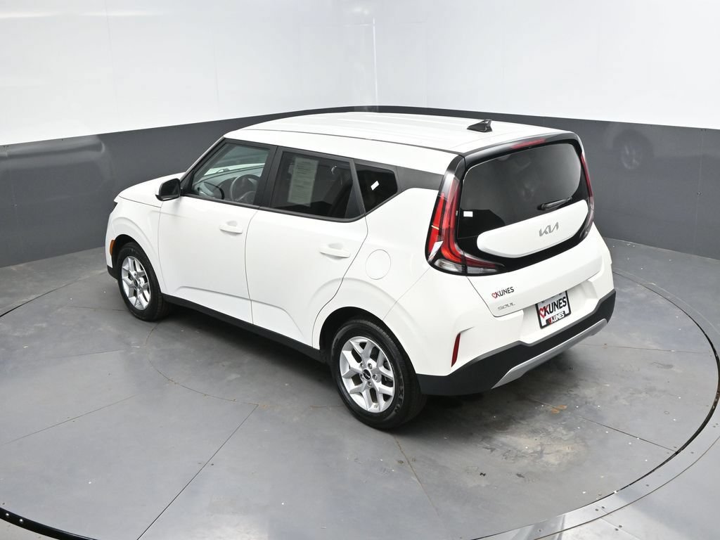 Used 2025 Kia Soul LX w/ LX Technology Package FWD image 27