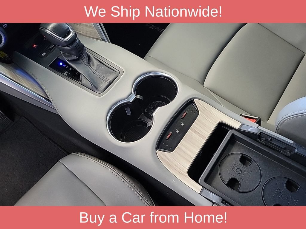 Used 2024 Toyota Venza XLE AWD/4WD image 9