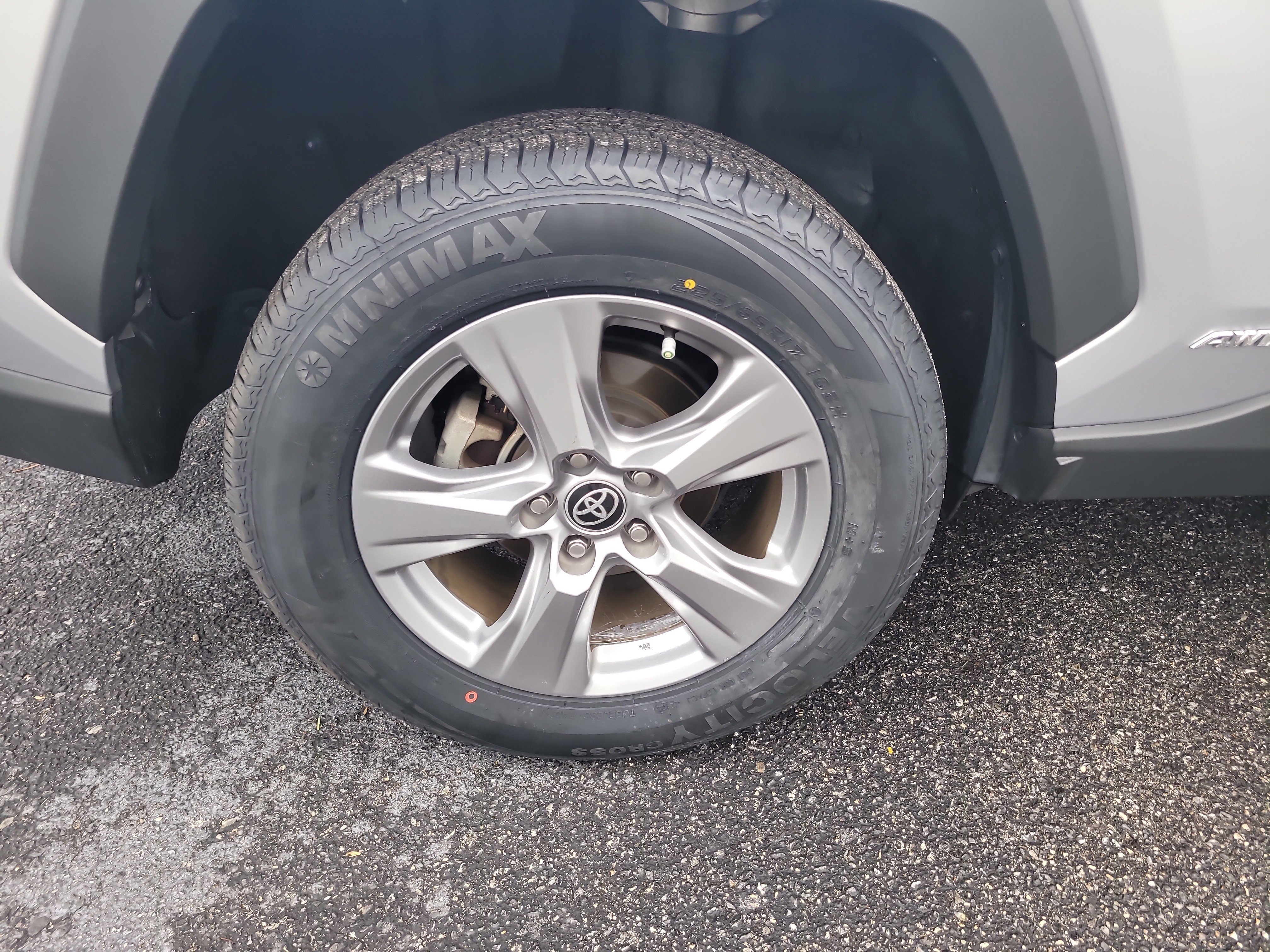 Used 2022 Toyota RAV4 XLE image 9