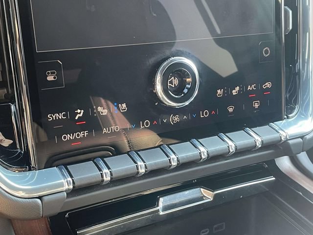 Used 2025 GMC Yukon Denali AWD/4WD image 19