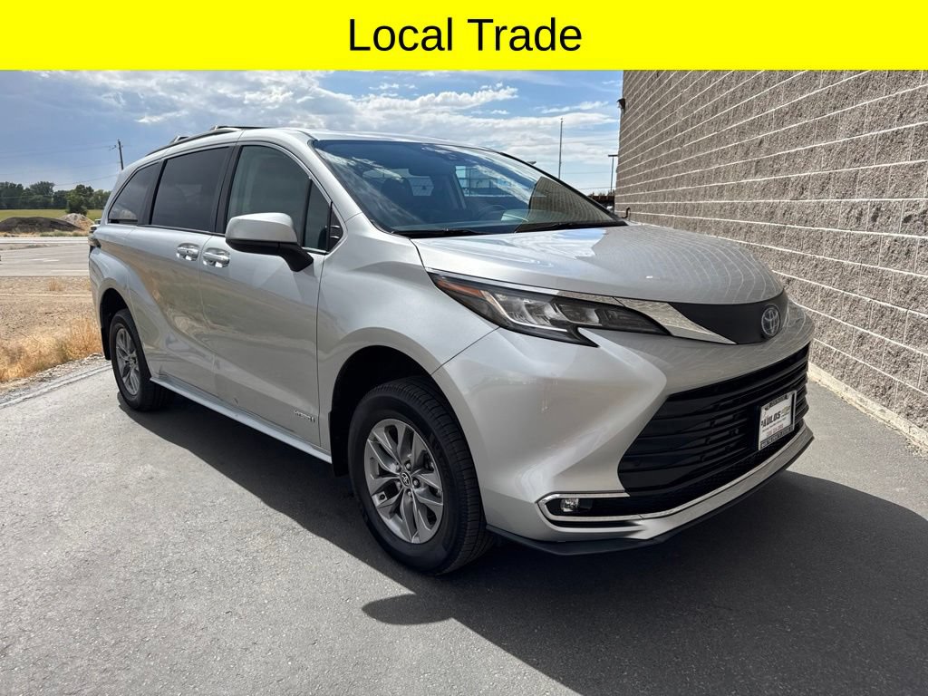 Used 2021 Toyota Sienna XLE w/ XLE Plus Package AWD/4WD image 5