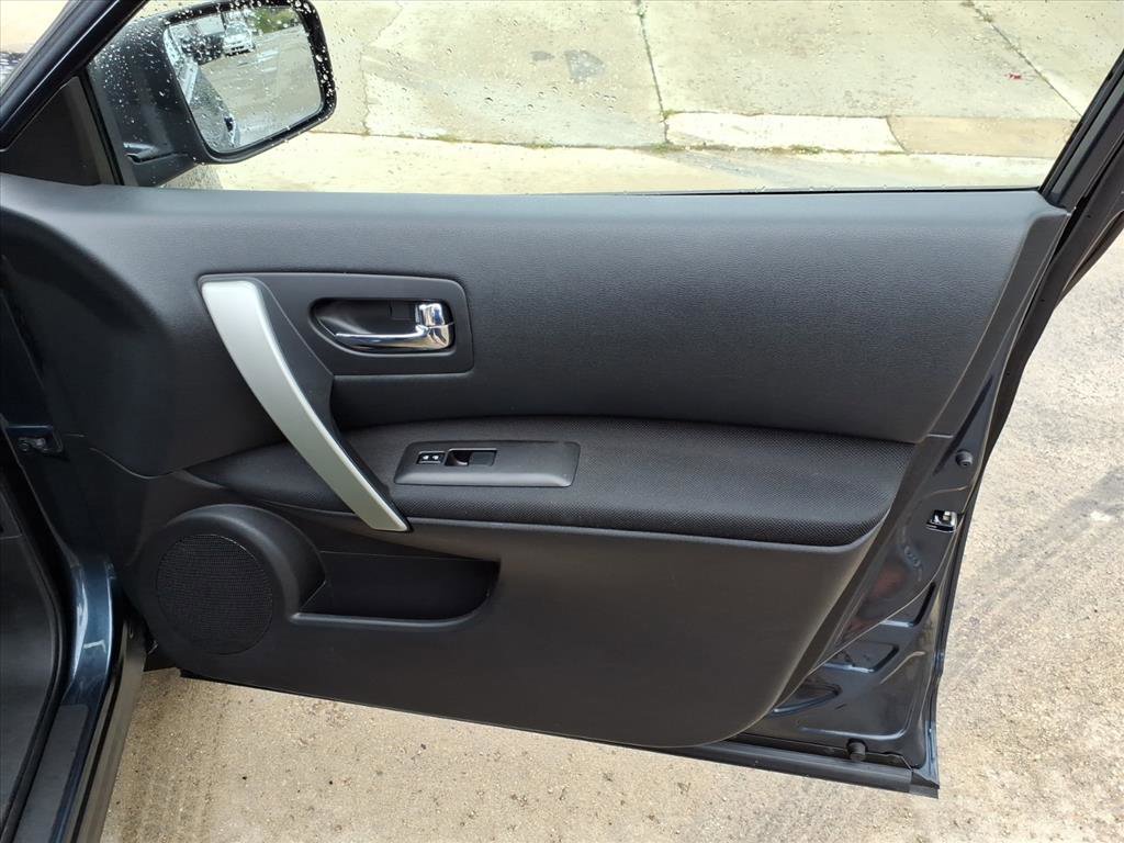 Used 2015 Nissan Rogue S w/ Convenience Package image 18