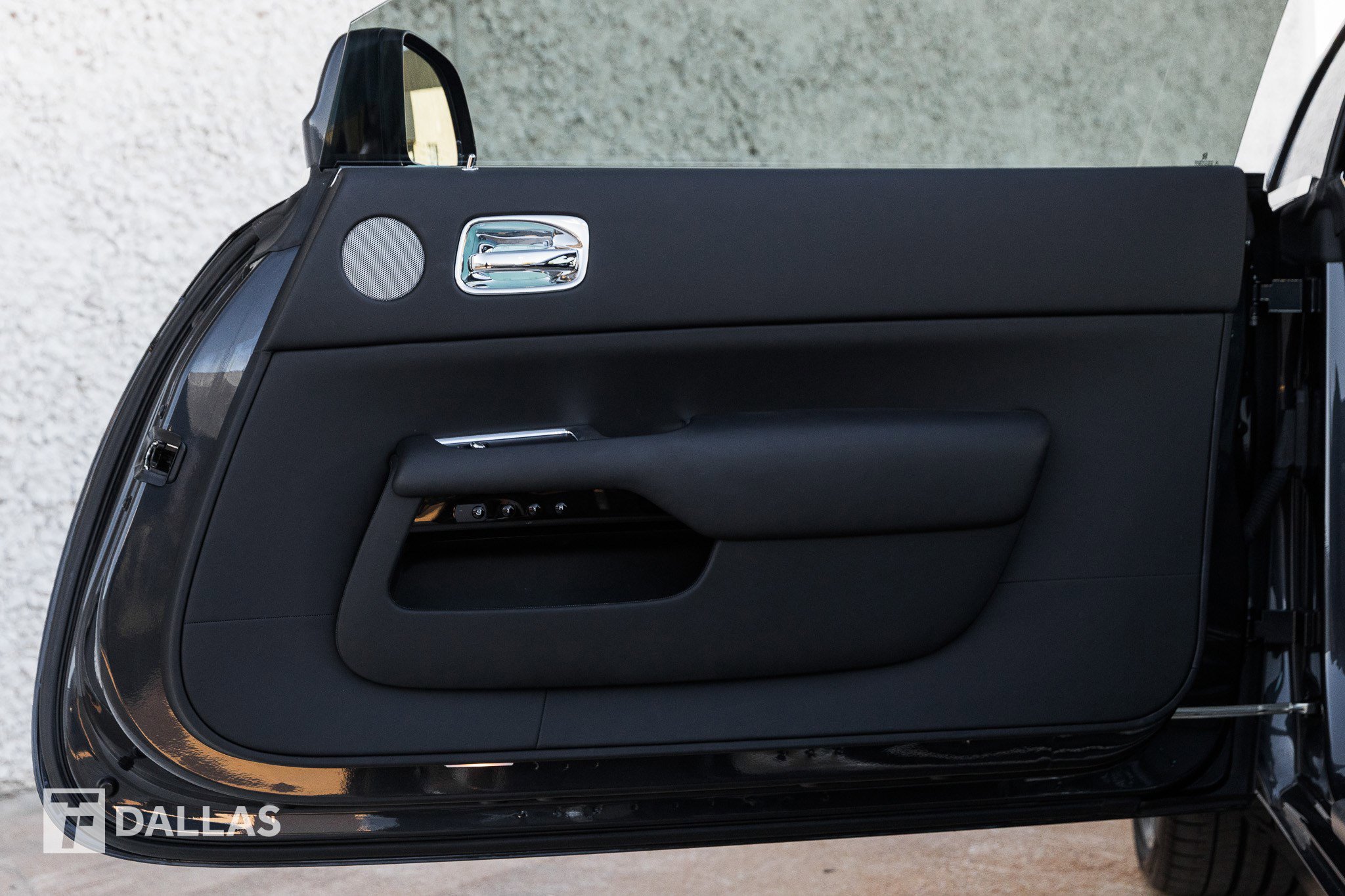 Used 2020 Rolls-Royce Wraith image 31