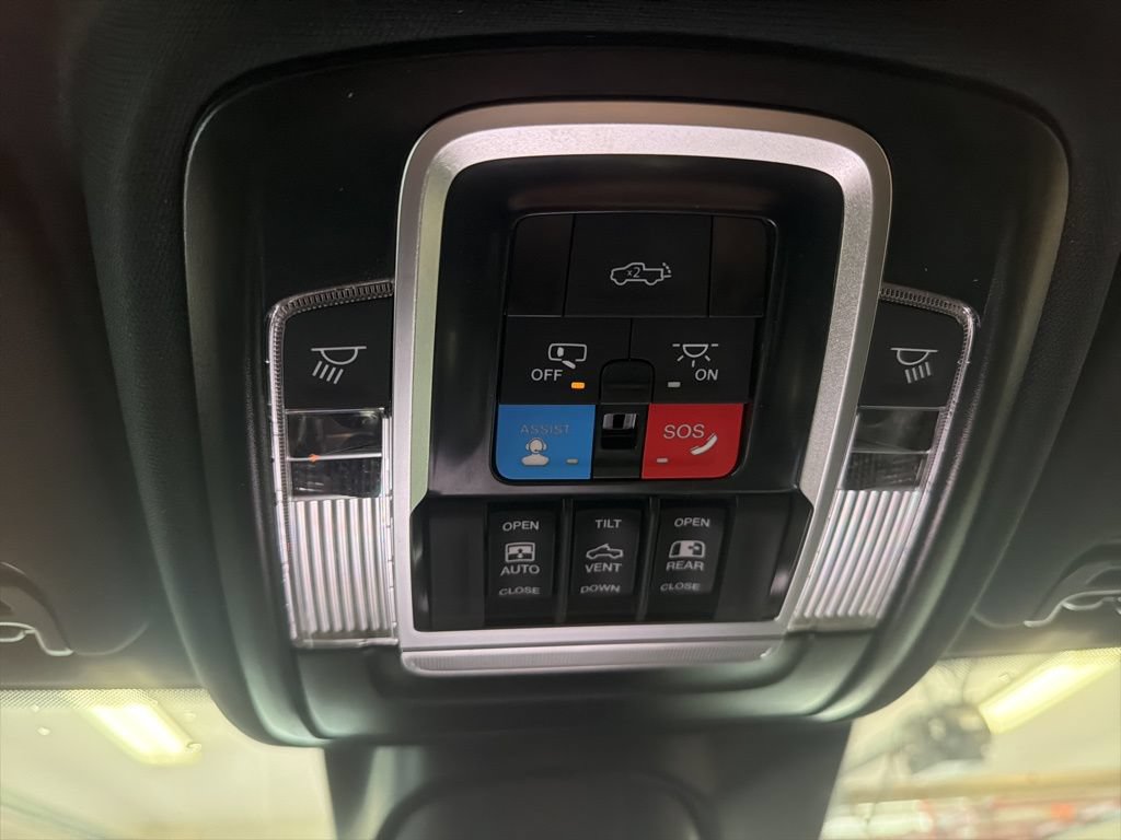 New 2026 RAM 3500 Laramie AWD/4WD image 18