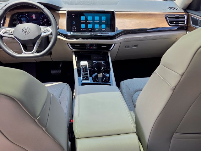 New 2026 Volkswagen Atlas SE FWD image 8