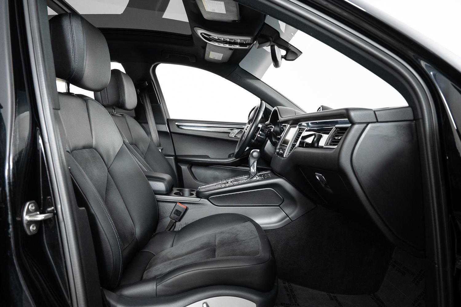 Used 2016 Porsche Macan S image 27